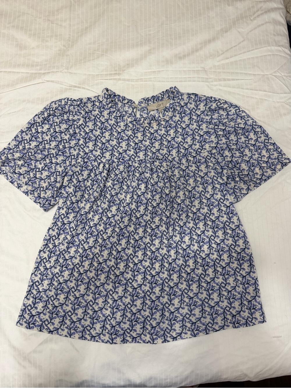 LOFT White and Blue Botanical-Print Short Sleeve Blouse